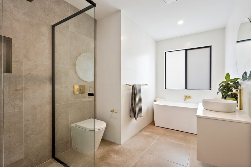Photo - 4/11 Balmoral Street, Balgownie NSW 2519 - Image 8