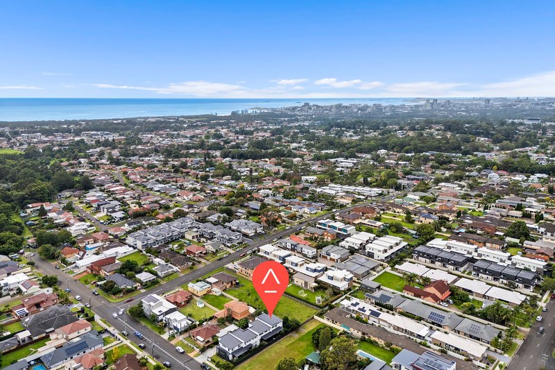 Photo - 4/11 Balmoral Street, Balgownie NSW 2519 - Image 9
