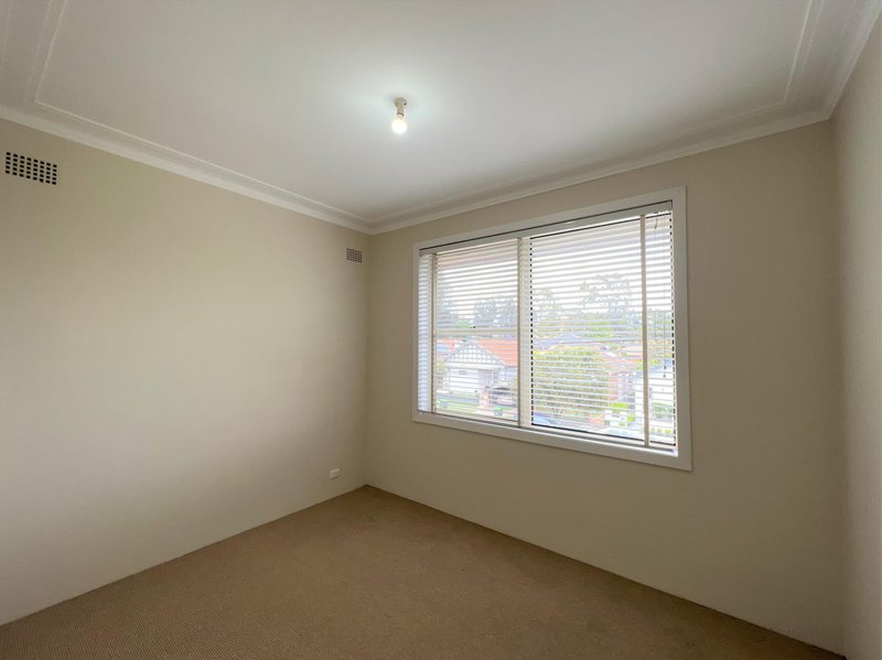 Photo - 4/11 Belmore Avenue, Belmore NSW 2192 - Image 5