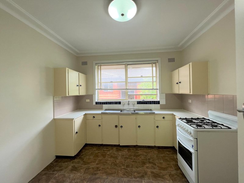 Photo - 4/11 Belmore Avenue, Belmore NSW 2192 - Image 8