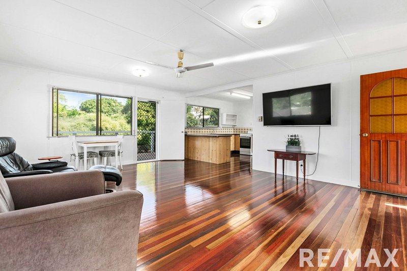 Photo - 411 Boat Harbour Drive, Torquay QLD 4655 - Image 4