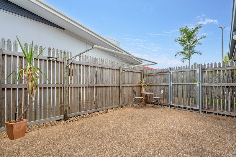 Photo - 4/11 Camp Street, Mundingburra QLD 4812 - Image 3