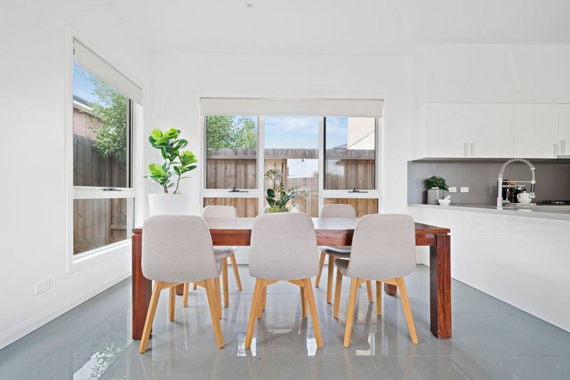 Photo - 4/11 Cherry Grove, Donvale VIC 3111 - Image 5