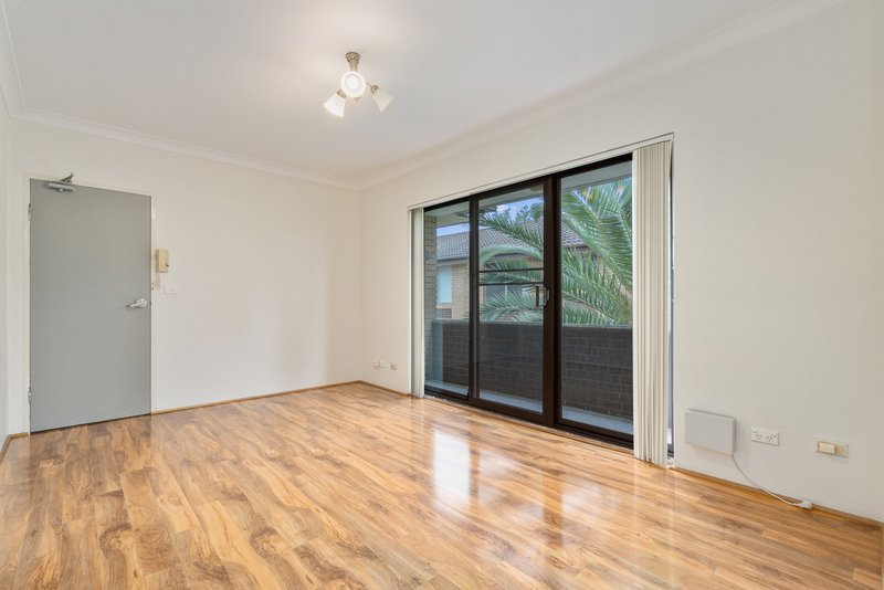 Photo - 4/11 Gibbons Street, Auburn NSW 2144 - Image 5