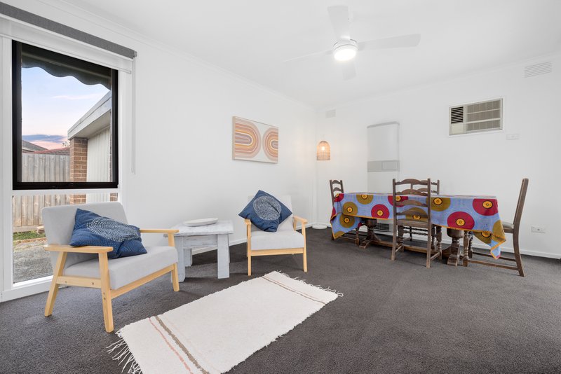 Photo - 4/11 Henry Street, Boronia VIC 3155 - Image 2