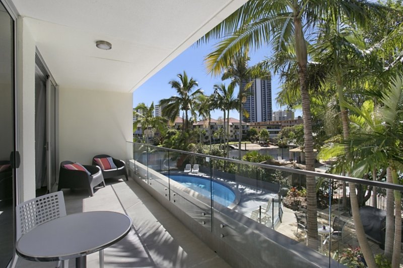 Photo - 4/11 Paradise Island, Surfers Paradise QLD 4217 - Image 1