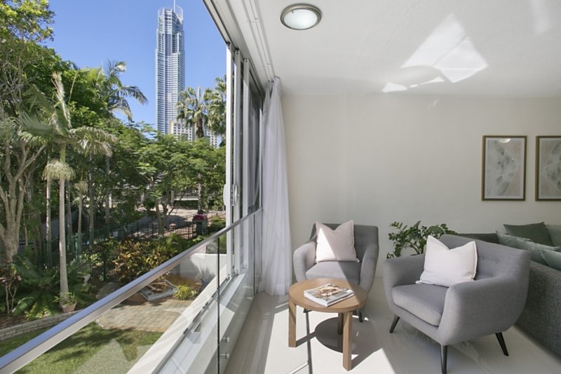 Photo - 4/11 Paradise Island, Surfers Paradise QLD 4217 - Image 4