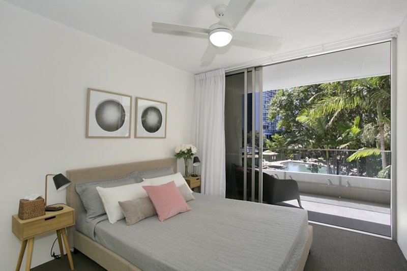 Photo - 4/11 Paradise Island, Surfers Paradise QLD 4217 - Image 5