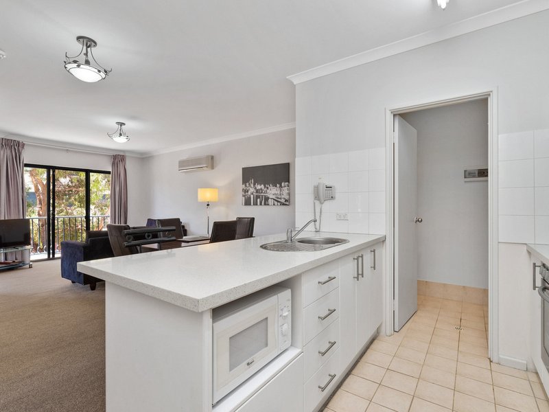 Photo - 4/11 Regal Place, East Perth WA 6004 - Image 4