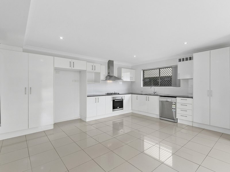 Photo - 4/11 Rise Street, Mount Gravatt East QLD 4122 - Image 2