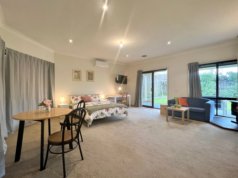 4/11 Settlers Court, Pakenham VIC 3810