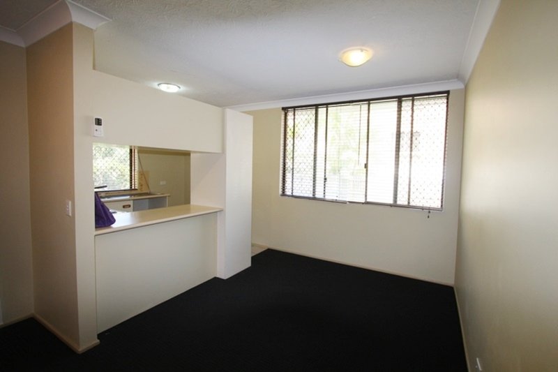 Photo - 4/11 Stanhill Drive, Surfers Paradise QLD 4217 - Image 5