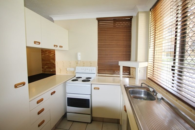 Photo - 4/11 Stanhill Drive, Surfers Paradise QLD 4217 - Image 7