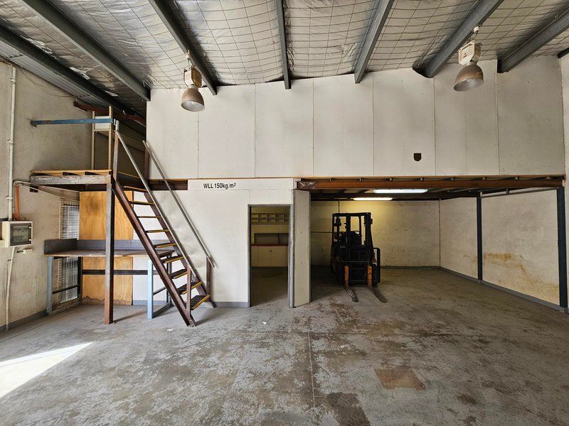 Photo - 4/11 Vale Street, Malaga WA 6090 - Image 3