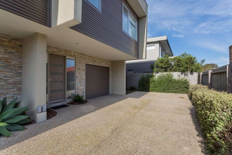 Photo - 4/11 Weir Street, Rye VIC 3941 - Image 2