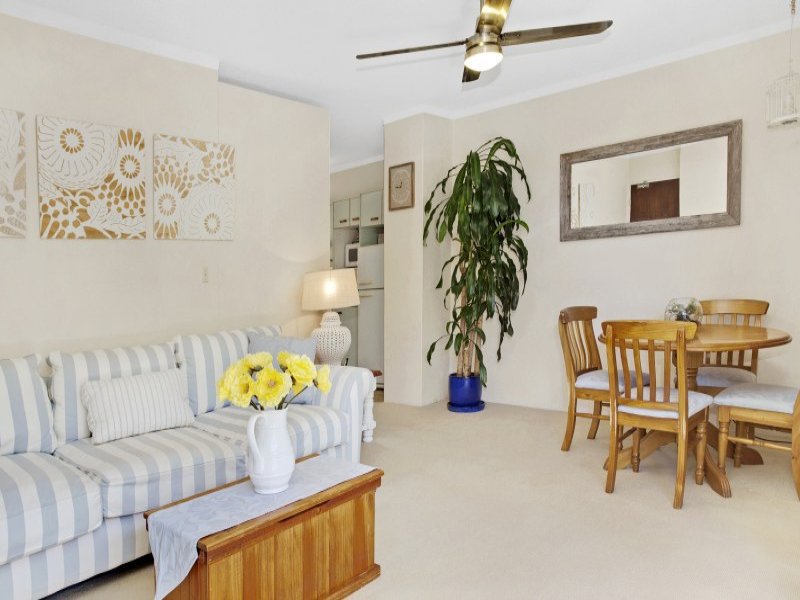 Photo - 4/11 Westminster Avenue, Dee Why NSW 2099 - Image 2