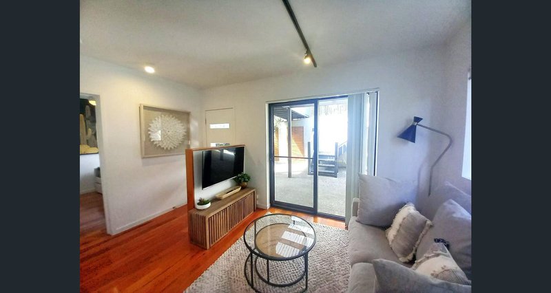 Photo - 4/11 Wordsworth Street, Bulimba QLD 4171 - Image 3