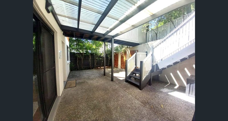 Photo - 4/11 Wordsworth Street, Bulimba QLD 4171 - Image 8