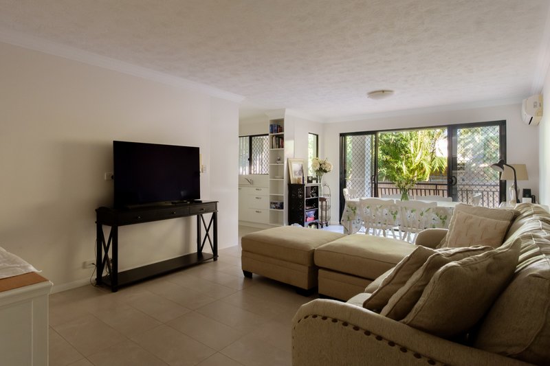 Photo - 4/110-112 Fernberg Road, Paddington QLD 4064 - Image 4