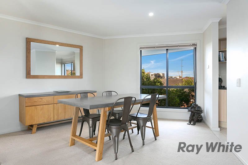 Photo - 4/110 Kembla Street, Wollongong NSW 2500 - Image 3