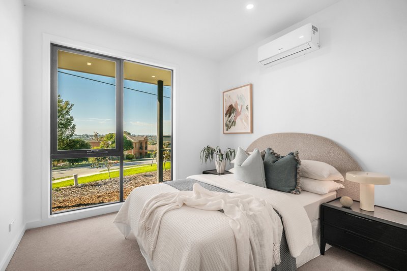 Photo - 4/110 Lebanon Street, Strathmore VIC 3041 - Image 12