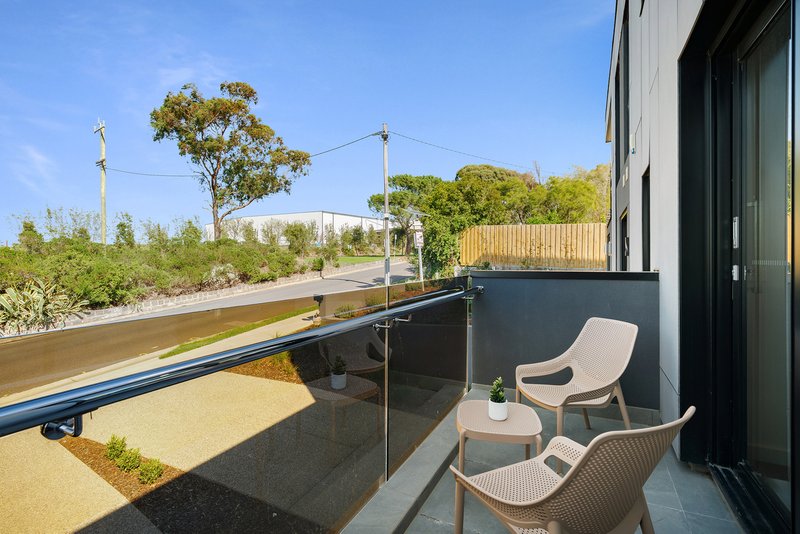 Photo - 4/110 Lebanon Street, Strathmore VIC 3041 - Image 15