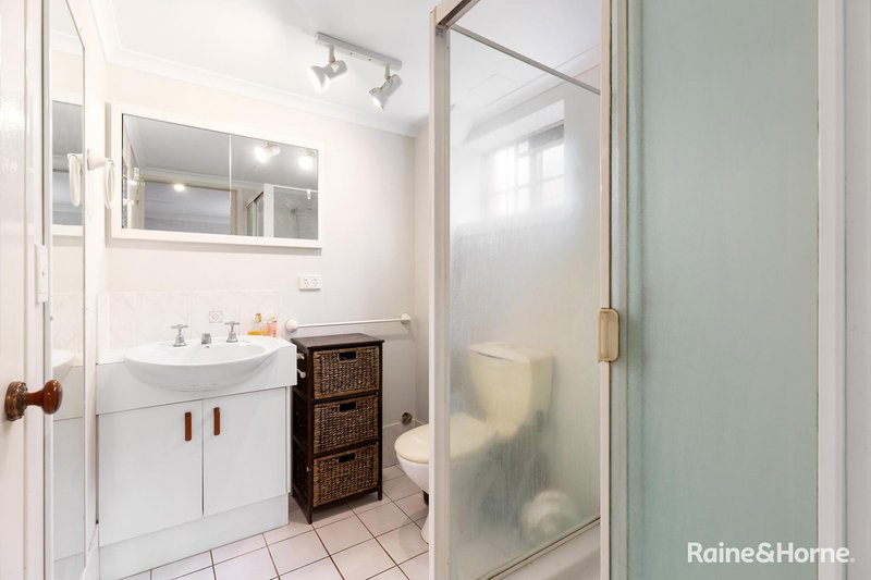 Photo - 4/111 Central Avenue, Indooroopilly QLD 4068 - Image 10
