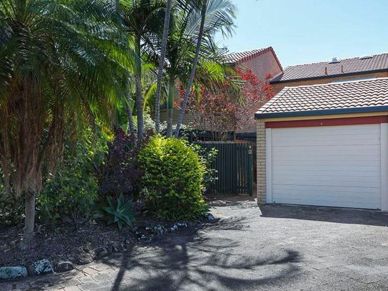 Photo - 4/112 Bayview Street, Runaway Bay QLD 4216 - Image 9