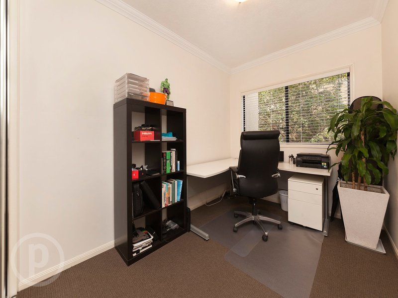 Photo - 411/36 Macdonald Street, Kangaroo Point QLD 4169 - Image 7