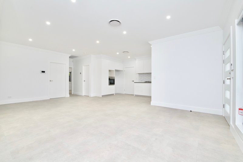 Photo - 4/114 Taylor Street, Condell Park NSW 2200 - Image 2
