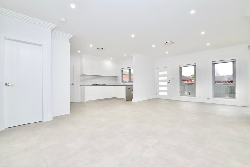 Photo - 4/114 Taylor Street, Condell Park NSW 2200 - Image 3