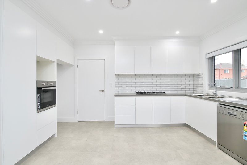 Photo - 4/114 Taylor Street, Condell Park NSW 2200 - Image 5