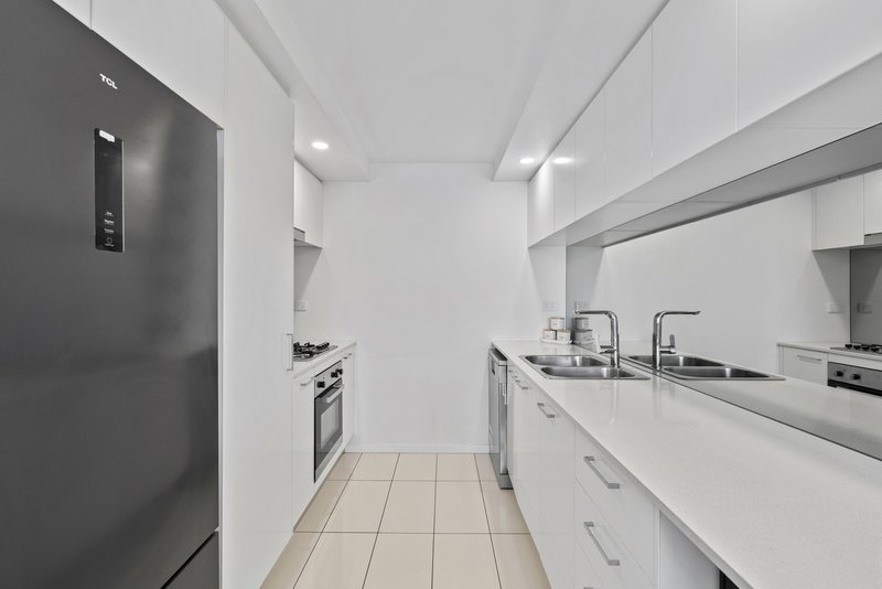 Photo - 411/41 Harbour Town Drive, Biggera Waters QLD 4216 - Image 9