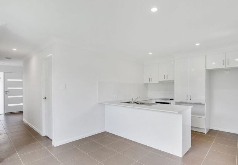 Photo - 41/15 Waratah Way, Morayfield QLD 4506 - Image 3