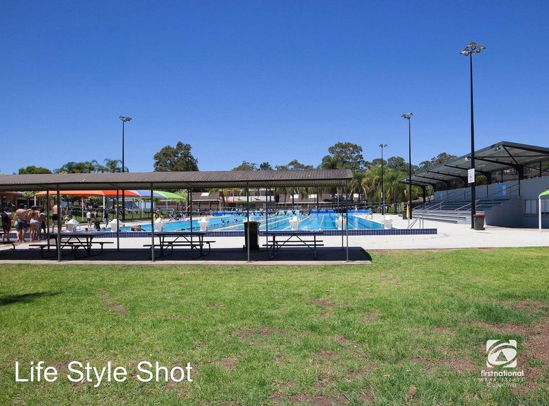 Photo - 41/17 Poplar Crescent, Bradbury NSW 2560 - Image 17