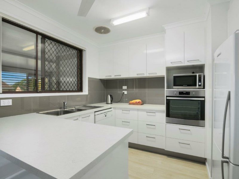 Photo - 41/170 Bardon Ave , Burleigh Waters QLD 4220 - Image 1