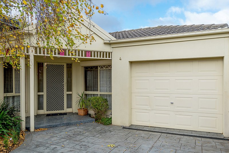 Photo - 4/118 Bruce Street, Coburg VIC 3058 - Image 2