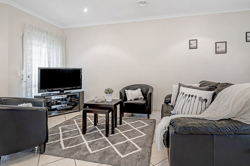 Photo - 4/118 Bruce Street, Coburg VIC 3058 - Image 3