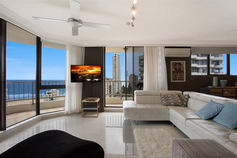 Photo - 41/19 Aubrey Street, Surfers Paradise QLD 4217 - Image 2