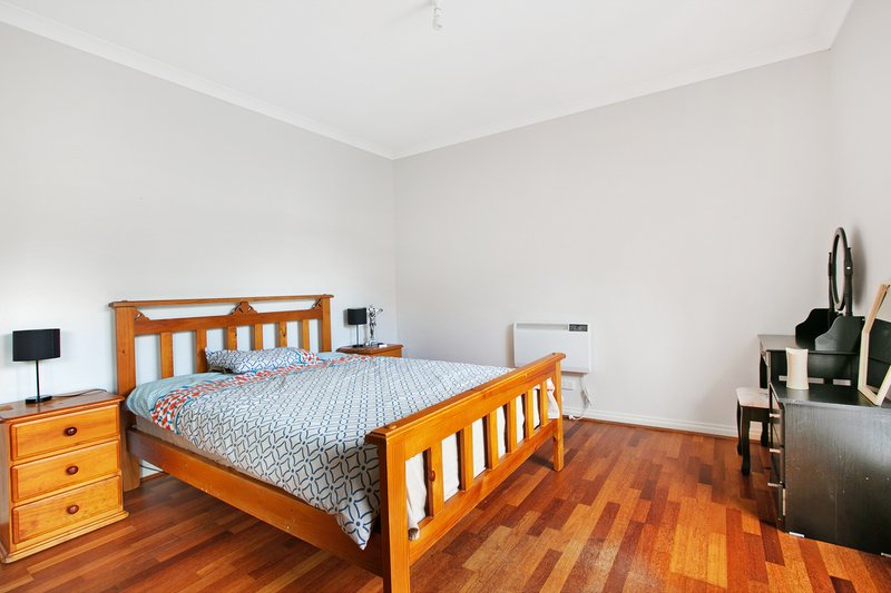 Photo - 4/12-14 Cash Street, Kingsbury VIC 3083 - Image 5