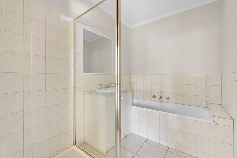 Photo - 4/12-14 Mcglynn Avenue, South Morang VIC 3752 - Image 5