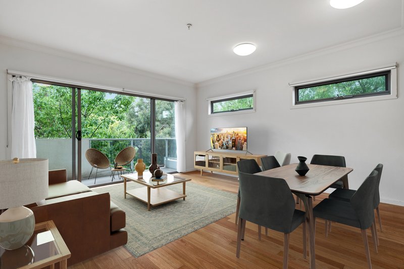 Photo - 4/12 Alfrick Road, Croydon VIC 3136 - Image 2