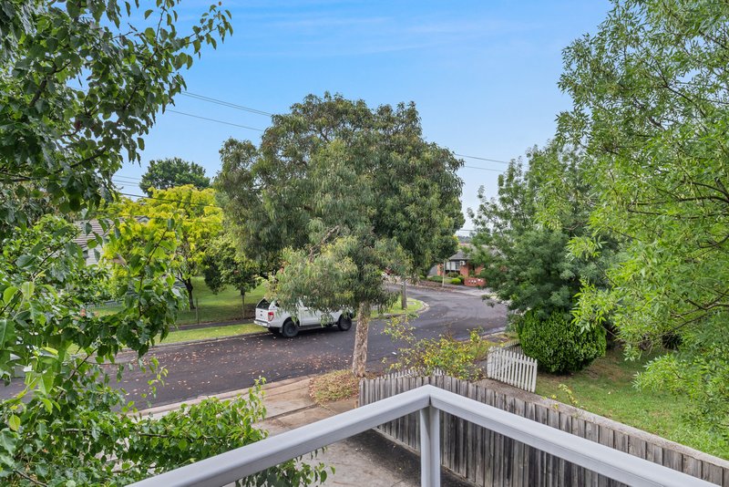 Photo - 4/12 Alfrick Road, Croydon VIC 3136 - Image 7