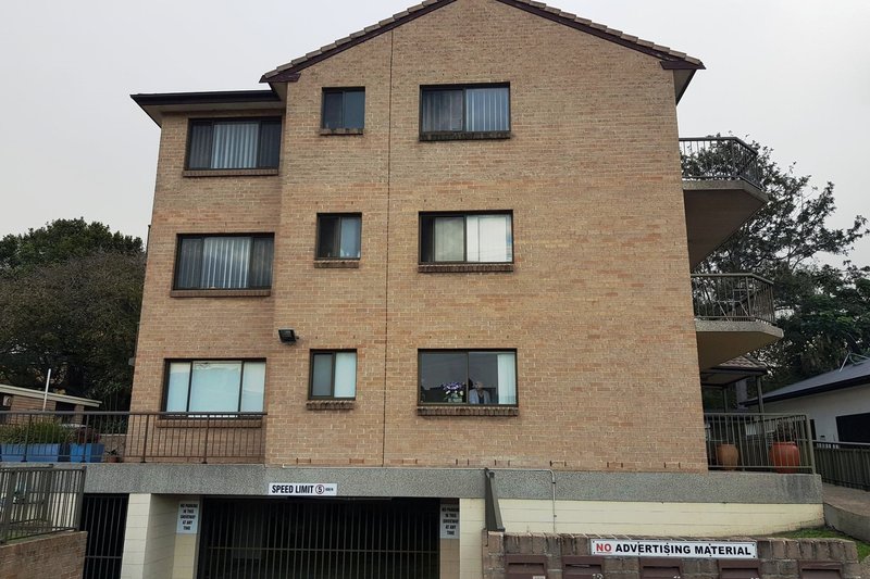 Photo - 4/12 Denison Street, Wollongong NSW 2500 - Image 1