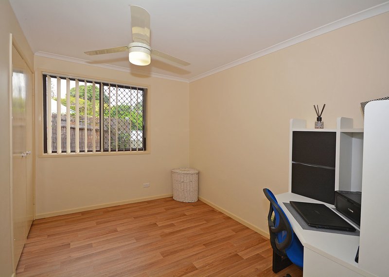 Photo - 4/12 Denmans Camp Road, Torquay QLD 4655 - Image 9