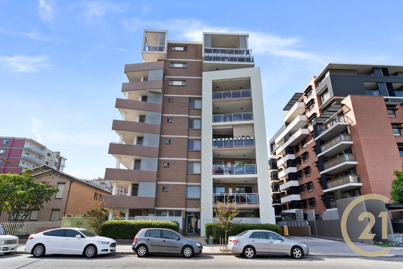 Photo - 4/12 George Street, Liverpool NSW 2170 - Image 1