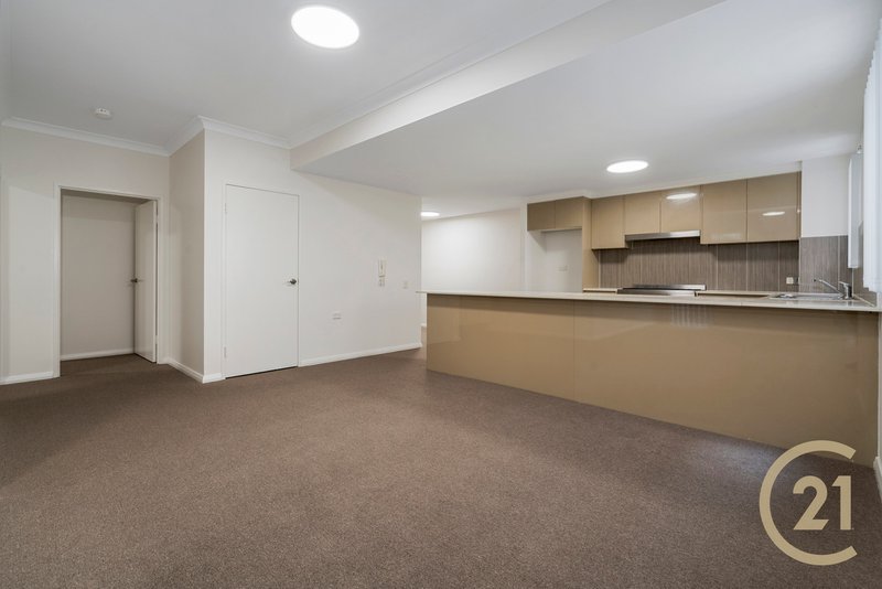 Photo - 4/12 George Street, Liverpool NSW 2170 - Image 3