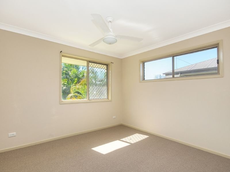 Photo - 4/12 Gordon Street, Labrador QLD 4215 - Image 7