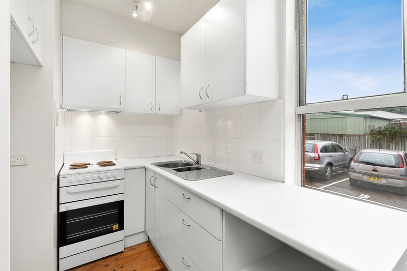 Photo - 4/12 Grafton Crescent, Dee Why NSW 2099 - Image 3