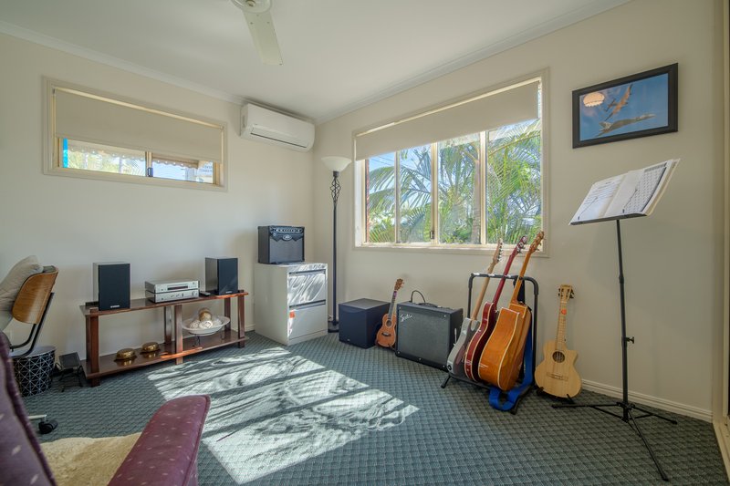 Photo - 4/12 Kent Street, West Gladstone QLD 4680 - Image 6